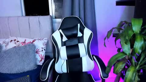 Snapshot of baby_kaliope chatting on 09/18/25, 07:32 Kaliope online show from 09/18/25, 07:32