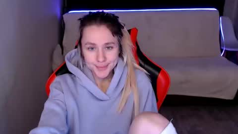 baby_kitte online show from 12/05/24, 06:10