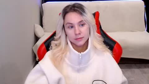 baby_kitte online show from 12/10/24, 08:08