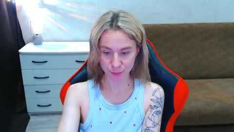 baby_kitte online show from 11/02/25, 07:11