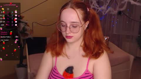 Snapshot of baby_little_fox chatting on 10/23/25, 11:42 baby_little_fox online show from 10/23/25, 11:42