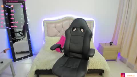 Dulce  Stefa  online show from 02/20/25, 08:50