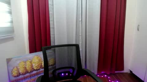 Snapshot of baby_love143 chatting on 05/13/26, 02:09 sky online show from 05/13/26, 02:09