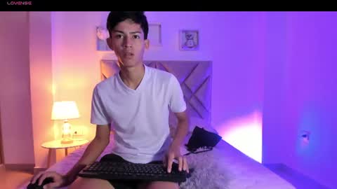 Snapshot of baby_noaht chatting on 06/18/26, 12:20 baby_noaht online show from 06/18/26, 12:20