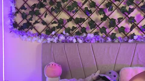 Snapshot of baby_xian chatting on 12/15/24, 06:51  Dani  online show from 12/15/24, 06:51