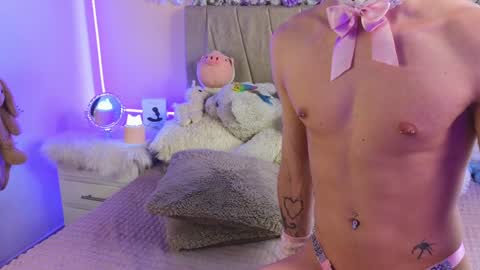 Snapshot of baby_xian chatting on 12/31/24, 04:16  Dani  online show from 12/31/24, 04:16