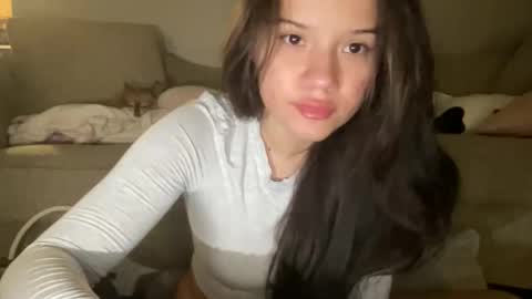 Snapshot of babyaves chatting on 11/21/25, 04:11 babyaves online show from 11/21/25, 04:11