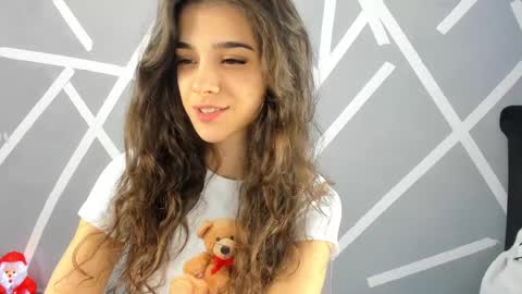 Snapshot of babyaylin chatting on 12/04/24, 05:38 Aylin  online show from 12/04/24, 05:38