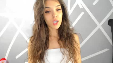 Snapshot of babyaylin chatting on 12/12/24, 05:42 Aylin  online show from 12/12/24, 05:42