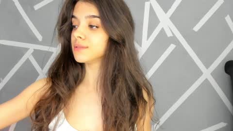 Snapshot of babyaylin chatting on 12/19/24, 06:01 Aylin  online show from 12/19/24, 06:01