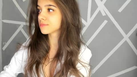 Snapshot of babyaylin chatting on 01/03/25, 07:49 Aylin  online show from 01/03/25, 07:49