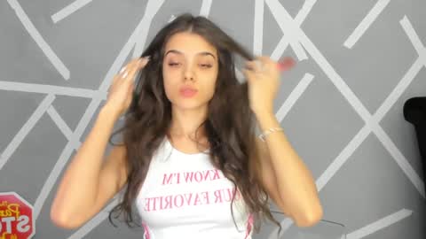 Snapshot of babyaylin chatting on 01/09/25, 05:23 Aylin  online show from 01/09/25, 05:23