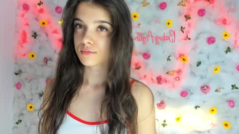 Snapshot of babyaylin chatting on 01/18/25, 06:13 Aylin  online show from 01/18/25, 06:13