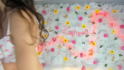 Snapshot of babyaylin chatting on 01/31/25, 10:31 Aylin  online show from 01/31/25, 10:31