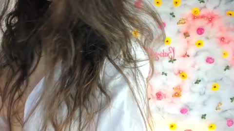 Snapshot of babyaylin chatting on 02/06/25, 09:00 Aylin  online show from 02/06/25, 09:00