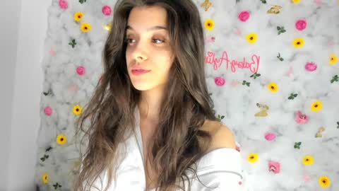 Snapshot of babyaylin chatting on 02/26/25, 04:36 Aylin  online show from 02/26/25, 04:36