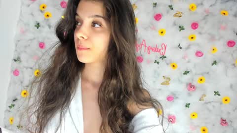 Snapshot of babyaylin chatting on 02/26/25, 07:42 Aylin  online show from 02/26/25, 07:42