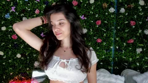 Snapshot of babyaylin chatting on 09/19/25, 05:09 Aylin  online show from 09/19/25, 05:09