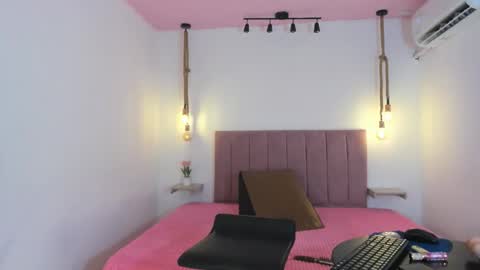 babybrown__ online show from 11/26/25, 05:25