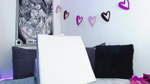 Snapshot of babycat4_ chatting on 02/22/25, 01:55 MARIA online show from 02/22/25, 01:55