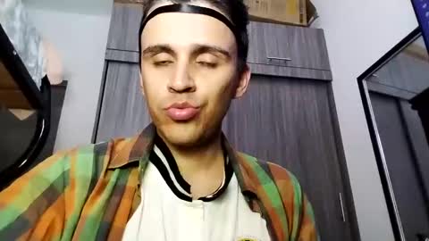 Dani  online show from 10/29/25, 09:27