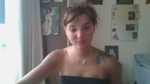 Snapshot of babydemon6 chatting on 02/15/25, 04:56 babydemon6 online show from 02/15/25, 04:56