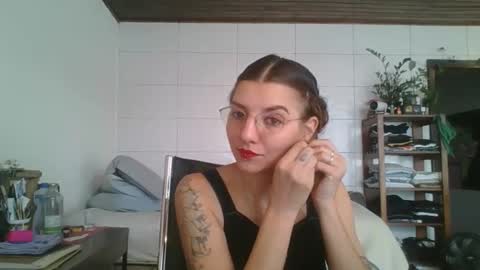 Snapshot of babydemon6 chatting on 09/19/25, 12:28 babydemon6 online show from 09/19/25, 12:28