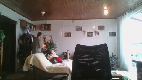 Snapshot of babydemon6 chatting on 10/16/25, 08:10 babydemon6 online show from 10/16/25, 08:10