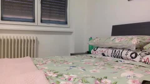 Snapshot of babyelodie12 chatting on 09/23/25, 11:13 BabyElodie12 online show from 09/23/25, 11:13