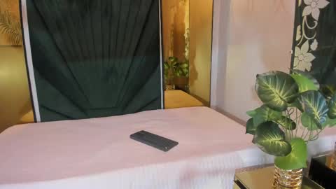 Snapshot of babyemily18_ chatting on 05/28/26, 10:12 Emily online show from 05/28/26, 10:12