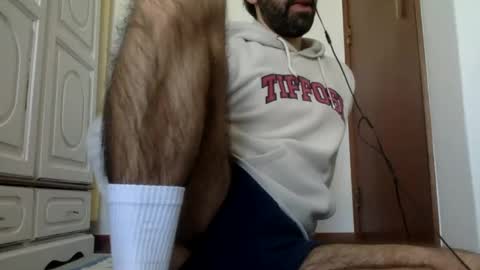 Snapshot of babyhardy chatting on 12/26/24, 12:59 Tom A. online show from 12/26/24, 12:59