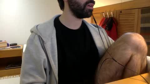 Snapshot of babyhardy chatting on 12/30/24, 01:03 Tom A. online show from 12/30/24, 01:03