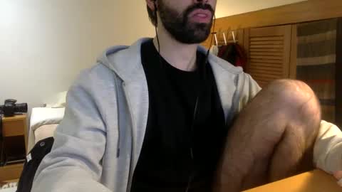 Snapshot of babyhardy chatting on 12/30/24, 11:49 Tom A. online show from 12/30/24, 11:49