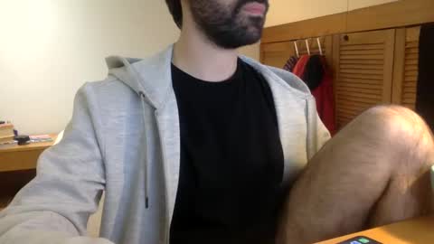 Snapshot of babyhardy chatting on 01/06/25, 12:46 Tom A. online show from 01/06/25, 12:46