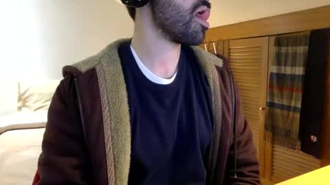 Snapshot of babyhardy chatting on 02/04/25, 09:52 Tom A. online show from 02/04/25, 09:52