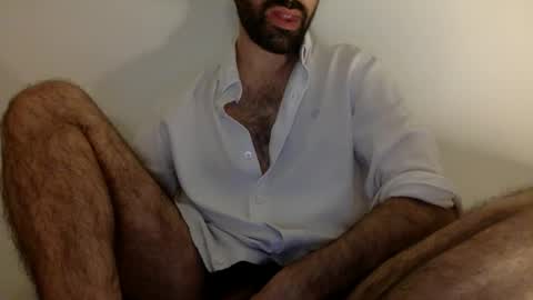 Snapshot of babyhardy chatting on 11/01/25, 10:23 Tom A. online show from 11/01/25, 10:23