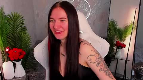 Snapshot of babyisperfect chatting on 04/25/26, 01:19 Sophia online show from 04/25/26, 01:19