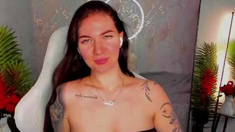 Snapshot of babyisperfect chatting on 05/13/26, 01:36 Sophia online show from 05/13/26, 01:36