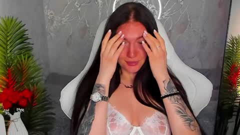 Snapshot of babyisperfect chatting on 05/19/26, 01:22 Sophia online show from 05/19/26, 01:22
