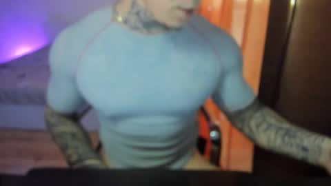 Snapshot of babylewisss chatting on 04/17/26, 02:20 Amil online show from 04/17/26, 02:20