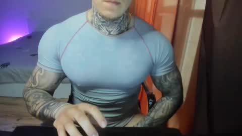 Snapshot of babylewisss chatting on 05/17/26, 01:51 Amil online show from 05/17/26, 01:51