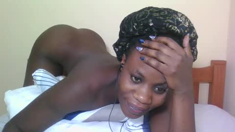 PRISCILLAH online show from 11/11/25, 07:36