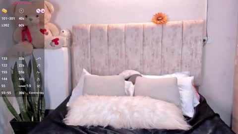 Snapshot of babysophiee chatting on 11/11/25, 09:26 sophie online show from 11/11/25, 09:26