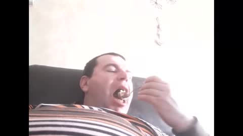 Snapshot of babyuby3 chatting on 11/09/25, 01:20 babyuby3 online show from 11/09/25, 01:20