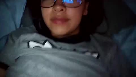 Snapshot of babyymango_ chatting on 12/31/24, 10:26  Gisselle  online show from 12/31/24, 10:26