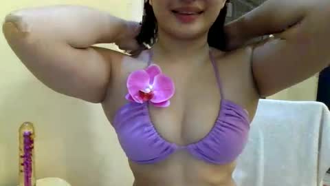 Snapshot of babyyolly chatting on 08/06/26, 04:25 babyyolly online show from 08/06/26, 04:25