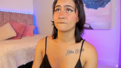 daya independent model online show from 04/11/26, 02:27