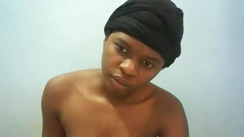 Snapshot of babyzuri chatting on 02/21/26, 08:37 Zuri online show from 02/21/26, 08:37