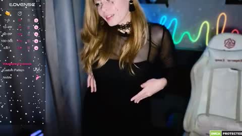 Snapshot of bad_girl009 chatting on 10/18/25, 04:30 Lin online show from 10/18/25, 04:30