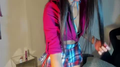 Snapshot of bad_girl_deluxe chatting on 10/31/25, 10:00 bad_girl_deluxe online show from 10/31/25, 10:00